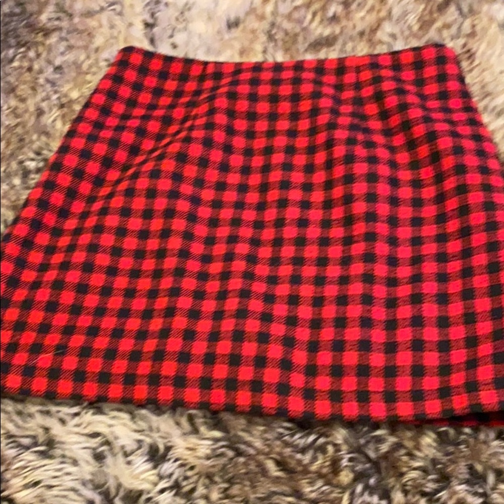 Mini skirts - Picture 3 of 3